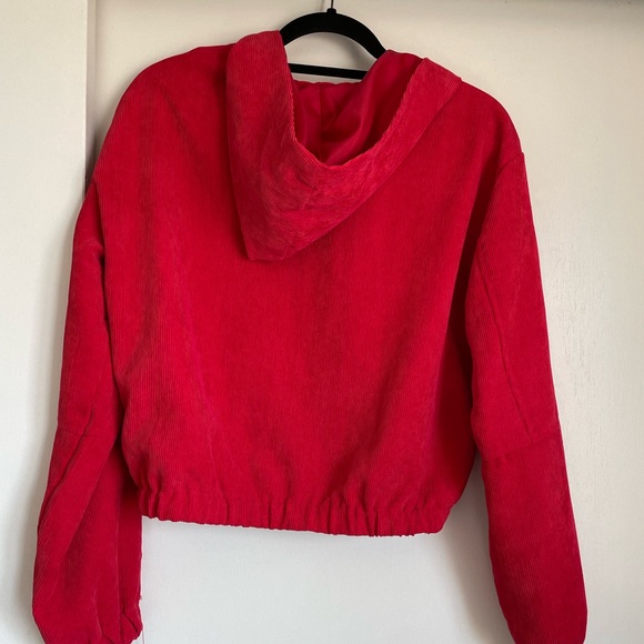 Red jacket - Picture 4 of 6